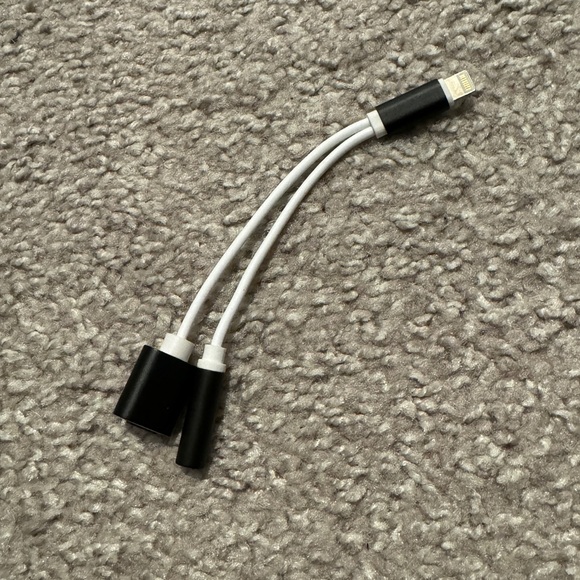 Apple iPhone Cord Bundle - Picture 4 of 9
